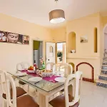 Villa Carlos By *