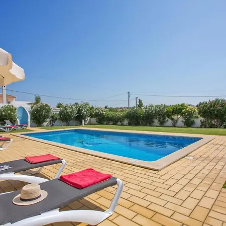Villa Carlos By *